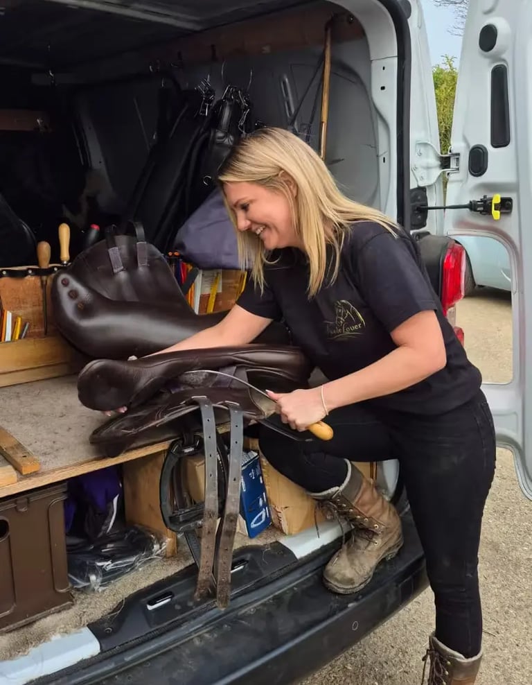 Nicole Louer adjusting saddle 1