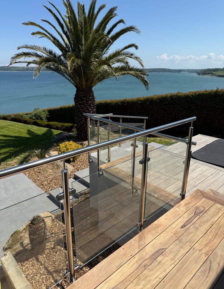 Installation d'un garde-corps de sécurité à Carantec.