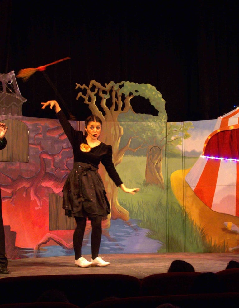 Décor en bois spectacle Roméo et le coup de lune