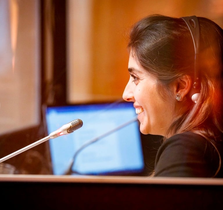 Simultaneous interpreting at a multilingual international conference