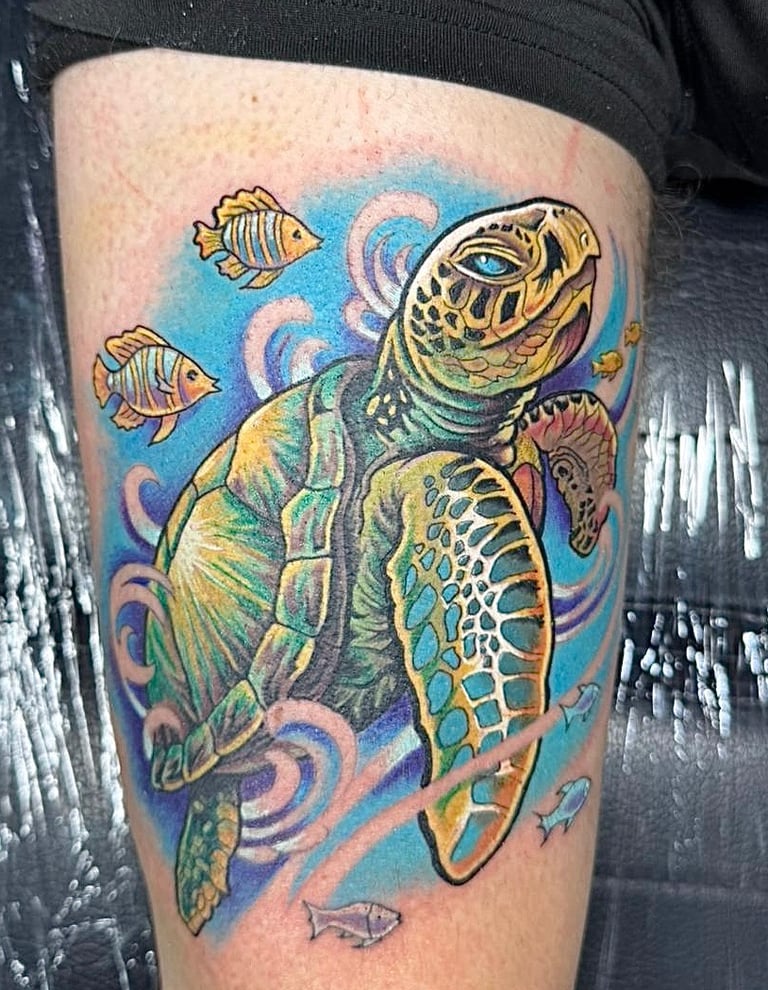 Turtle on the sea Neotraditional Tattoo. top tattoo artist in Miraflores Lima