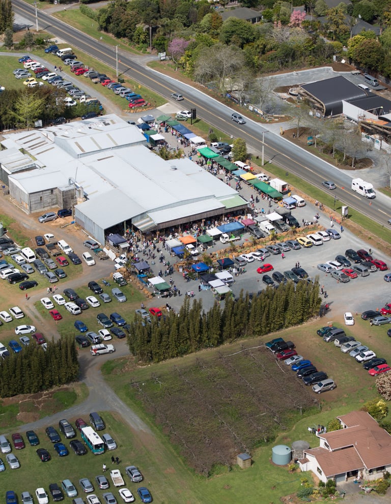 kerikeri market - plenty of parking