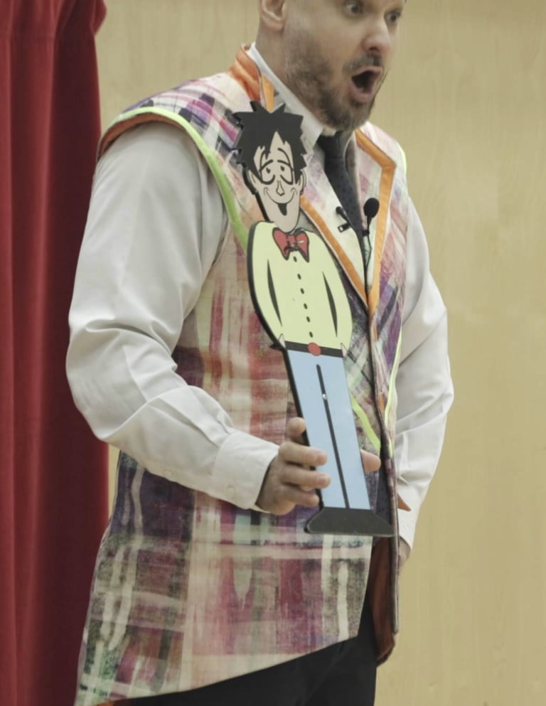 Lastentaikuri hämmästyy