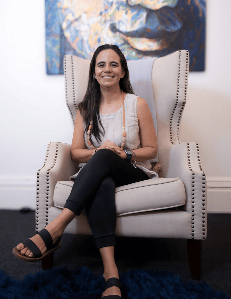 Adriana Mendoza, Qualifications & Credentials