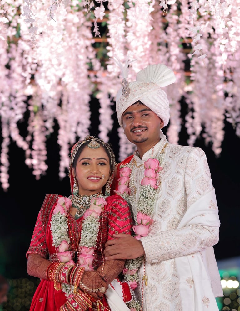 Natural bridal makeup,smokey eyes bridal,glam bridal look,best bridal makeup artist in vadodara r&d 