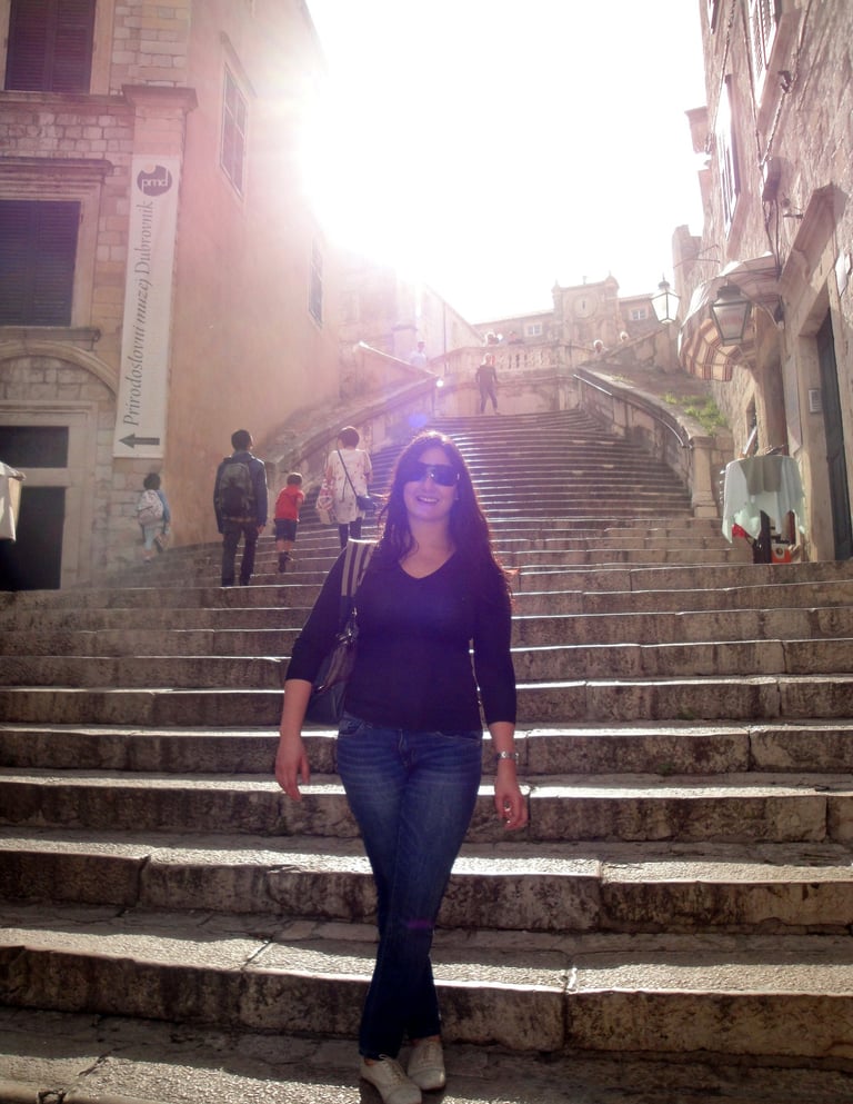 visitando a escadaria da vergonha em Dubrovnik