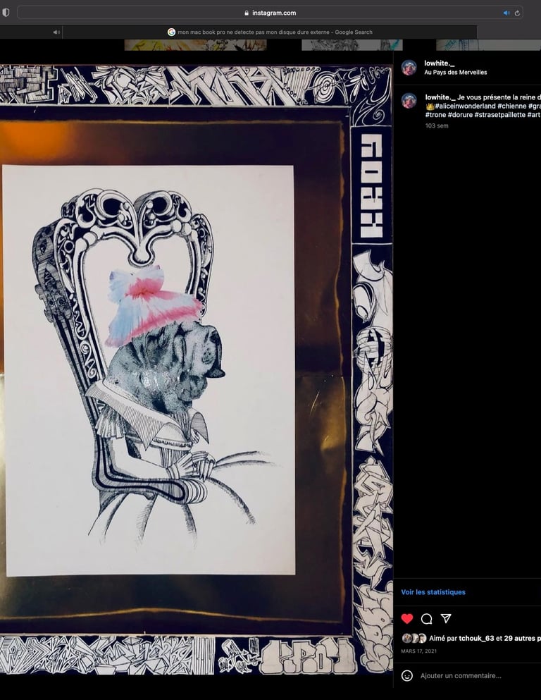 un tableau avec une chienne sur un trône