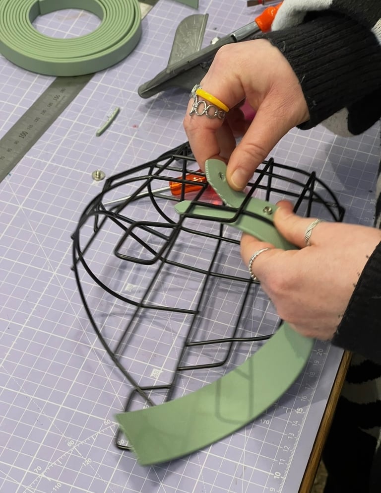 Maulkorb wird individuell farbig angepasst