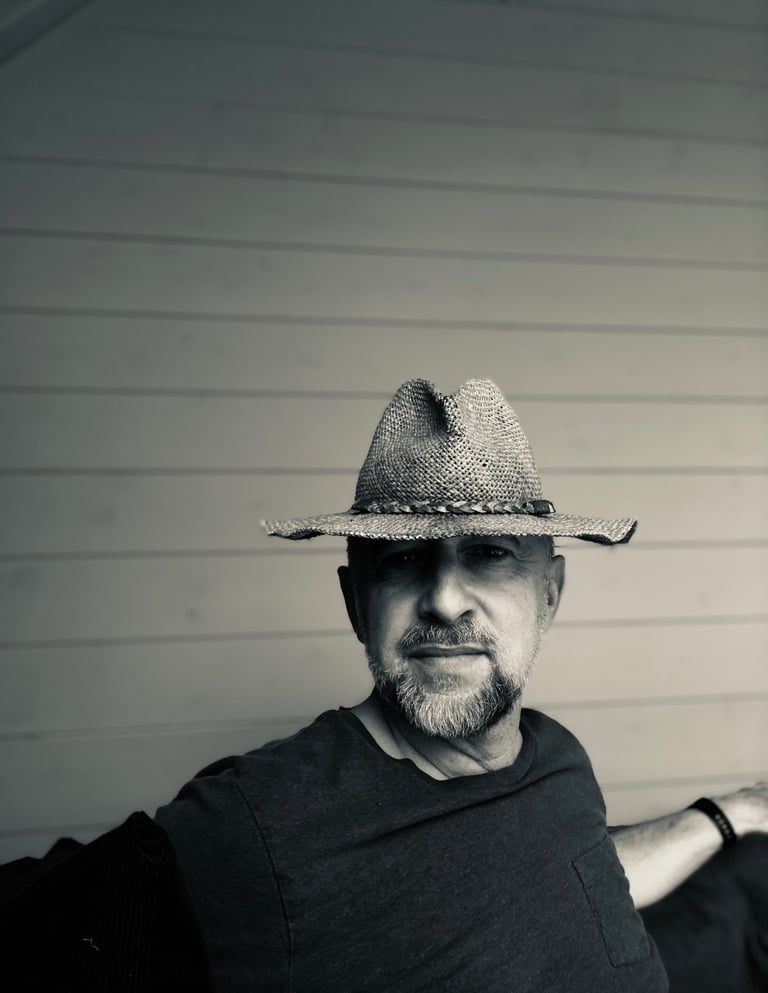 nik e wendon daniels artist