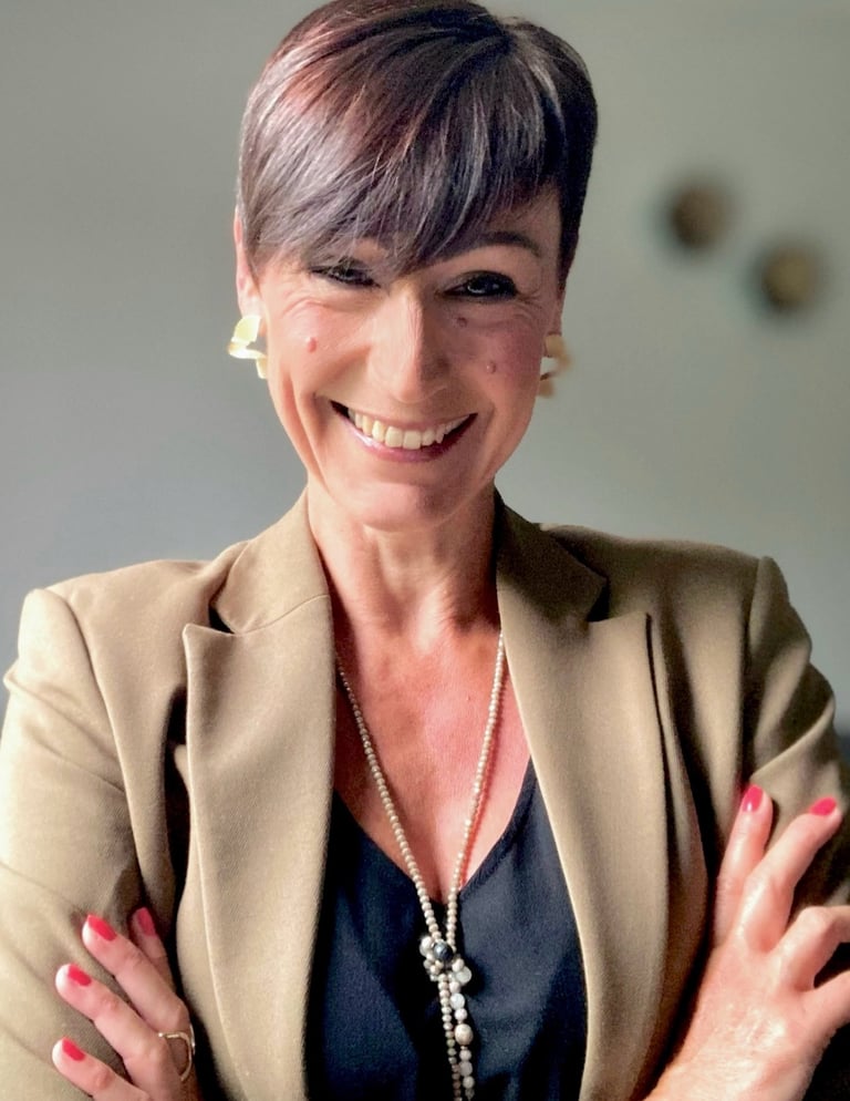 Dorothée David Image Consultant business women short hair confident 