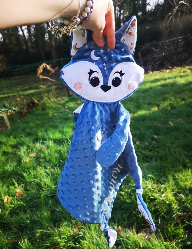 Doudou Câlin Renard, prénom Aaron, doudou personnalisé, minkee couleurs bleu