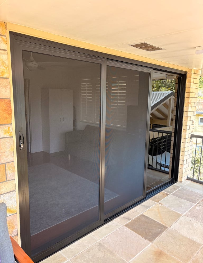 Aluminium Sliding door with security screens