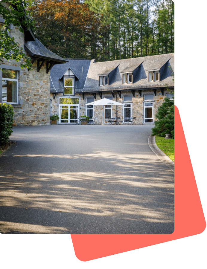 CERAN Spa Language Immersion Centre – historic residential campus in Belgium surrounded by nature