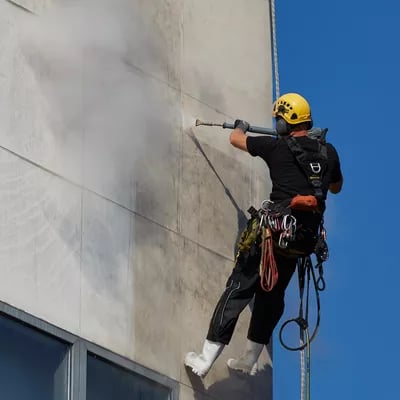 alt="Nettoyage et entretien de façade à Annecy"