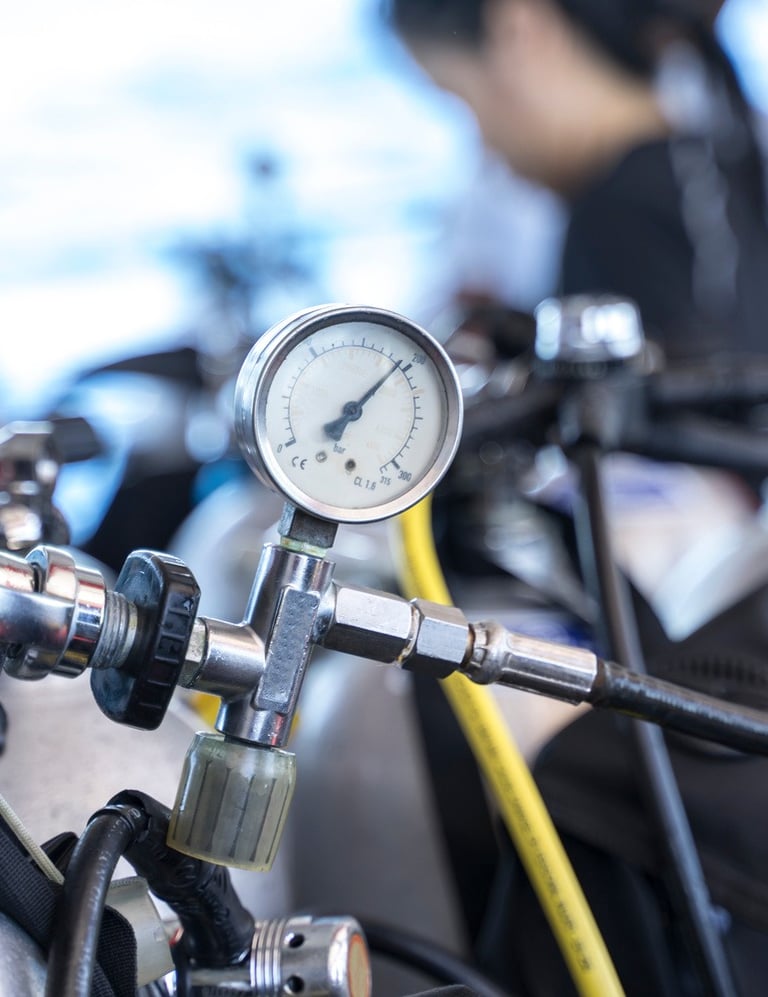 Manometer und TauchflaschenVentil
