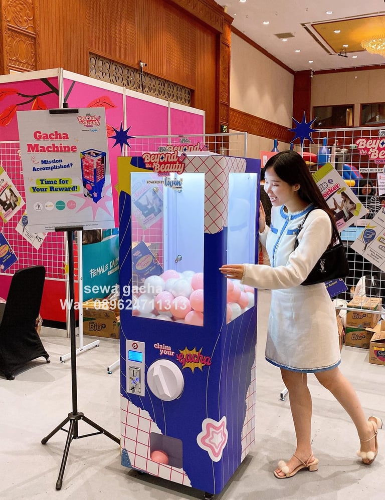sewa mesin custom gachapon persegi besar