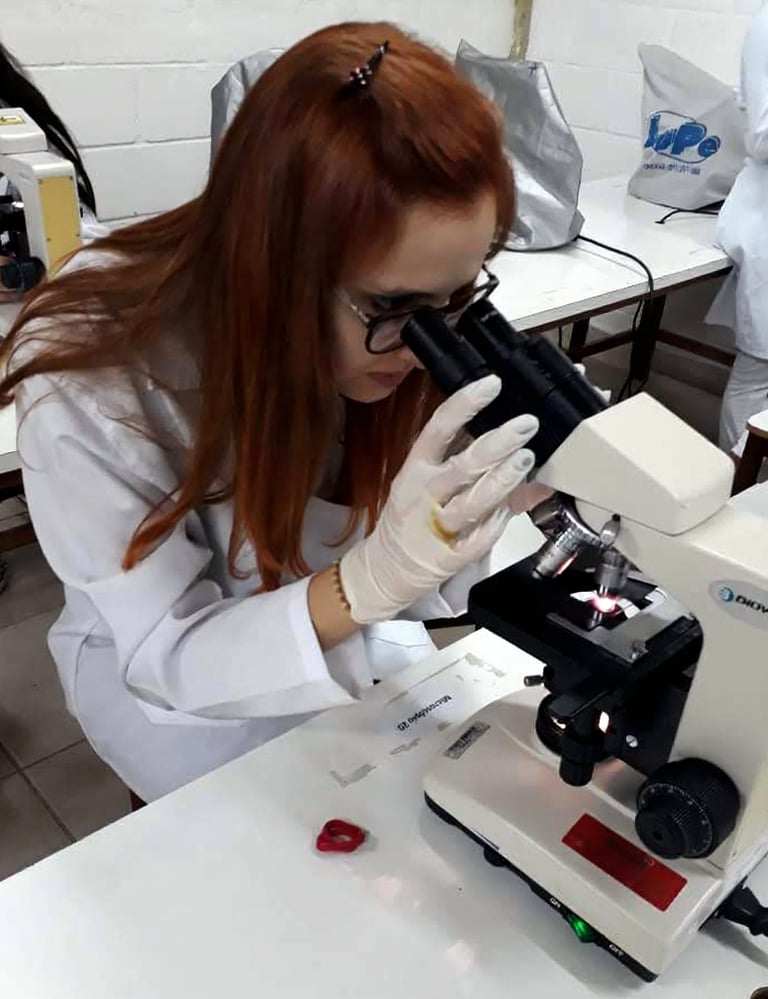 aline reis biomédica terapeuta