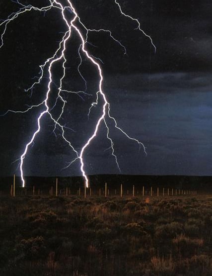 "The Lightning Field" (1977) de Walter De Maria: