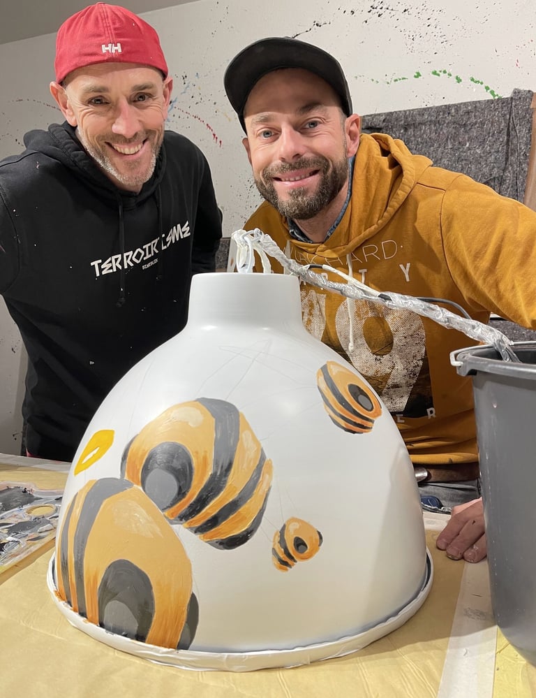 ça fait des lustres ! photo du nouveau projet artistique de tiwan artiste peintre