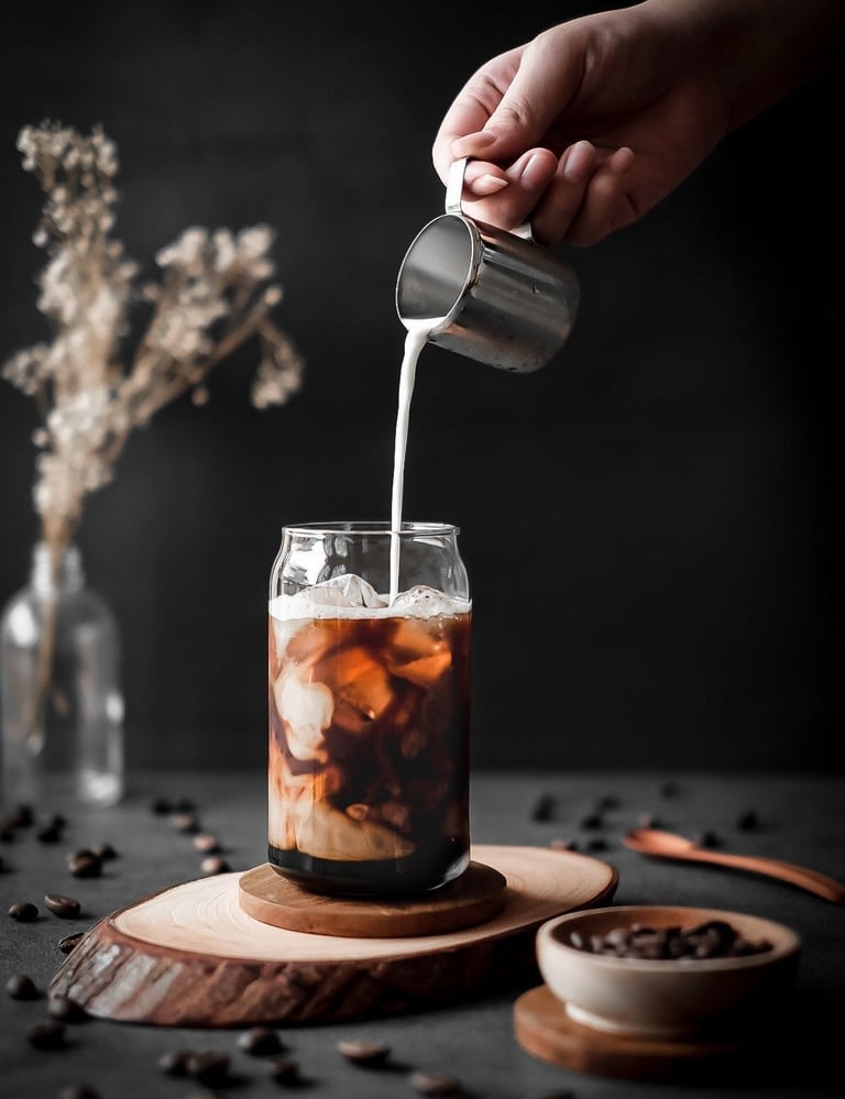 Latte 拿铁   Espresso with fresh milk. 浓缩咖啡加鲜牛奶
