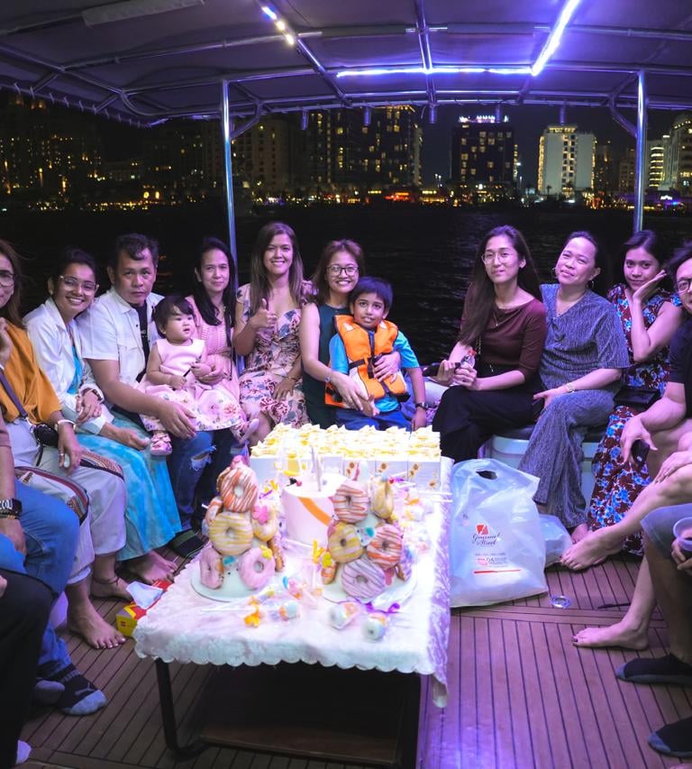 Book Your Yacht Party Photoshoot Now!