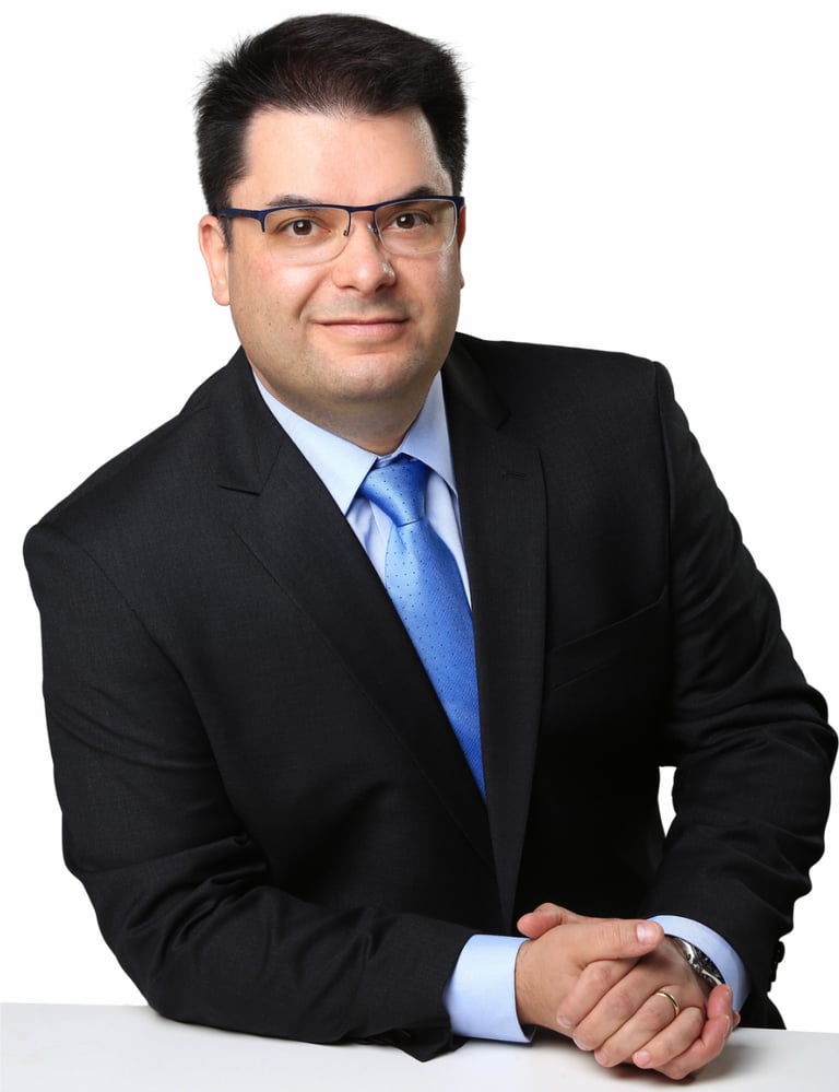 Dr. Thiago S. Busato - Cirurgia do Quadril Curitiba