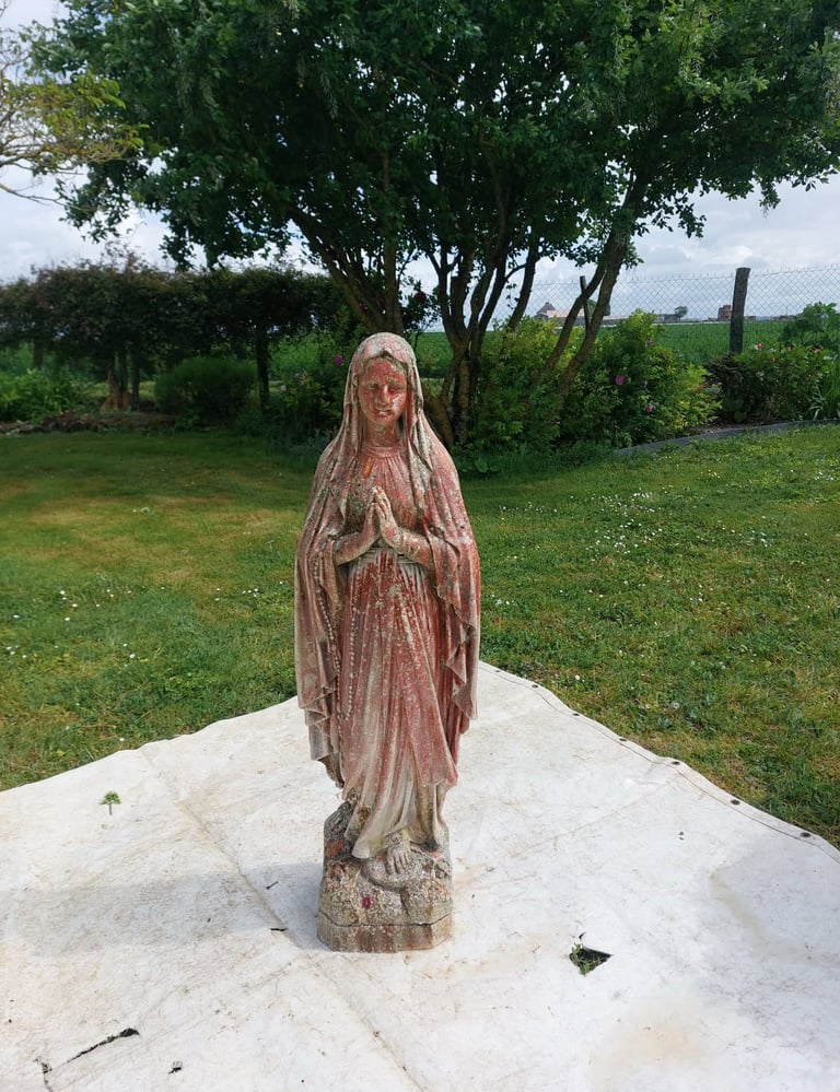 Nettoyage par drone, démoussage de toiture, Nettoyage de panneaux solaires, façade et bardage 