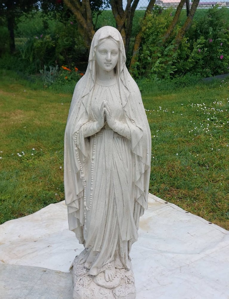 Nettoyage par drone, démoussage de toiture, Nettoyage de panneaux solaires, façade et bardage 