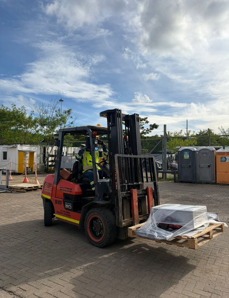 montacargas cartagena izaseg