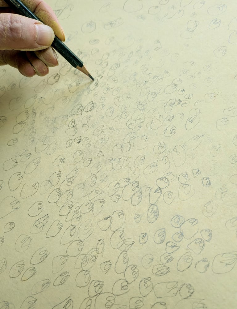 Karine-nguyen-van-tham-détail dessin main gauche, mine graphite et pastel secs.