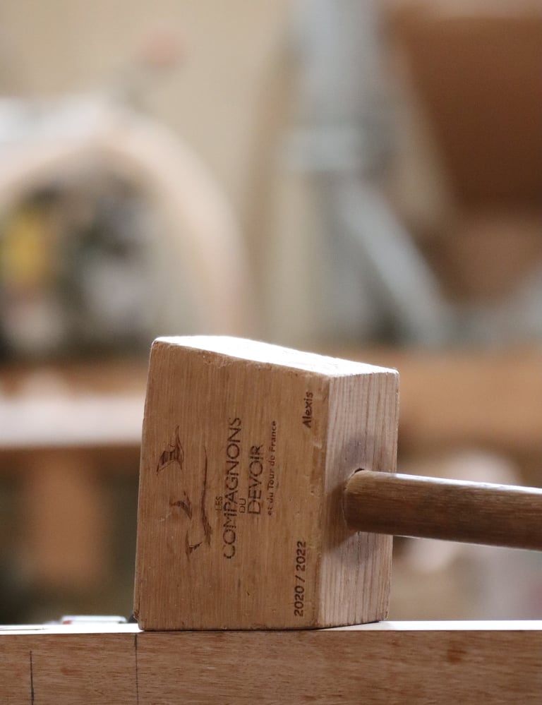 Marteau des Compagnons du Devoir, Alexis Maheut - Artisan Menuisier à Livry-Louvercy