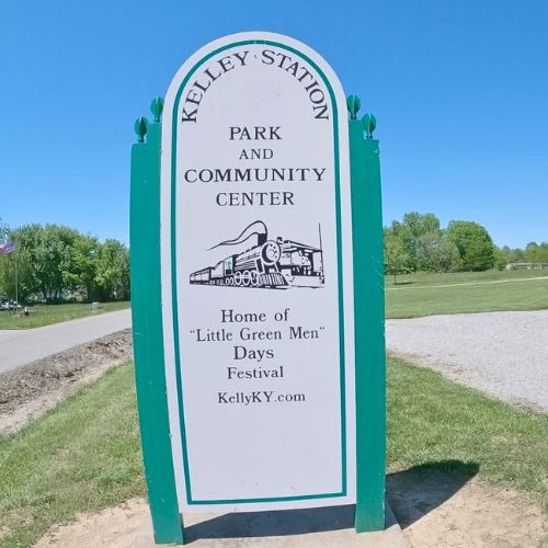 a sign that says, park and community park and community center