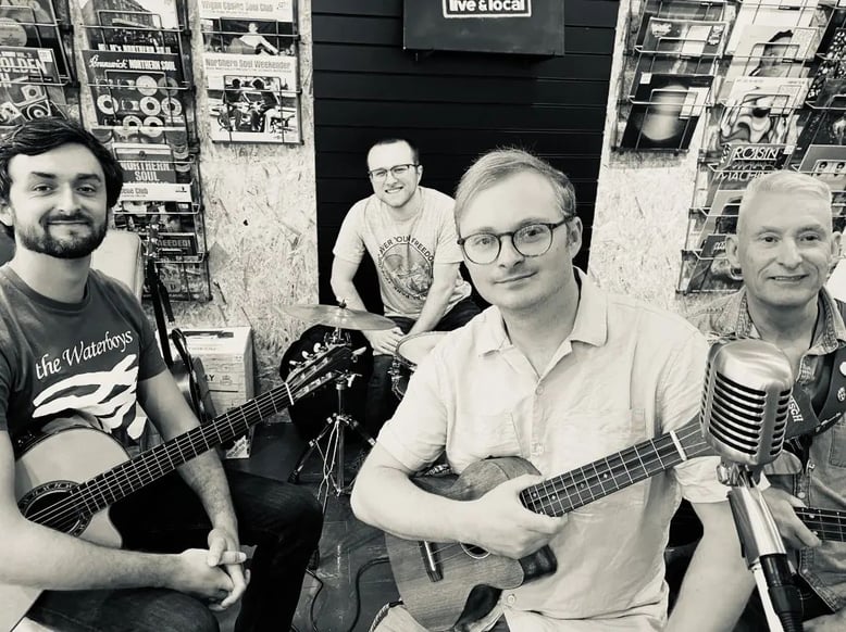 arnold performing with quaintest show on earth