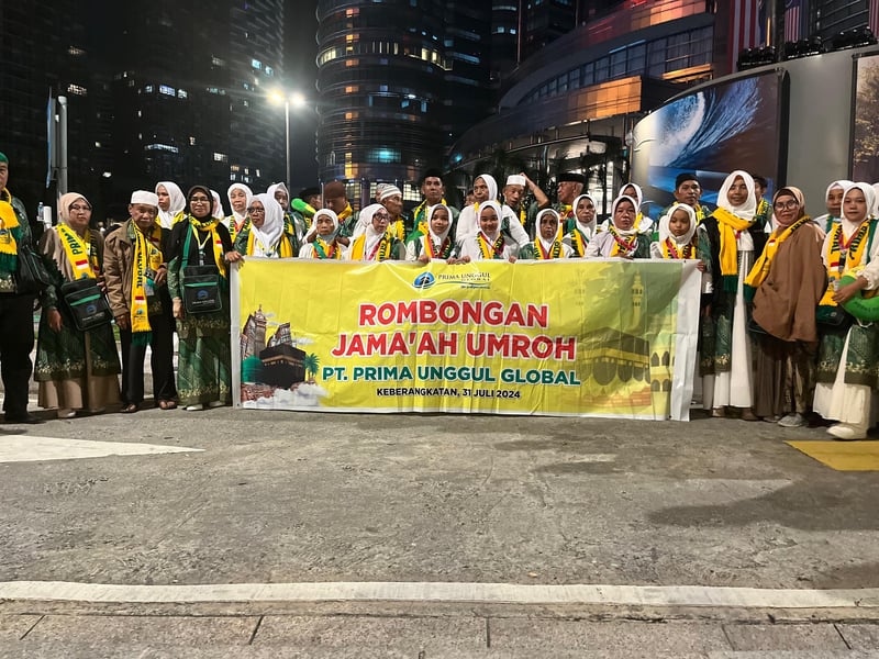 Departure group photo of July 2024 Umrah pilgrims