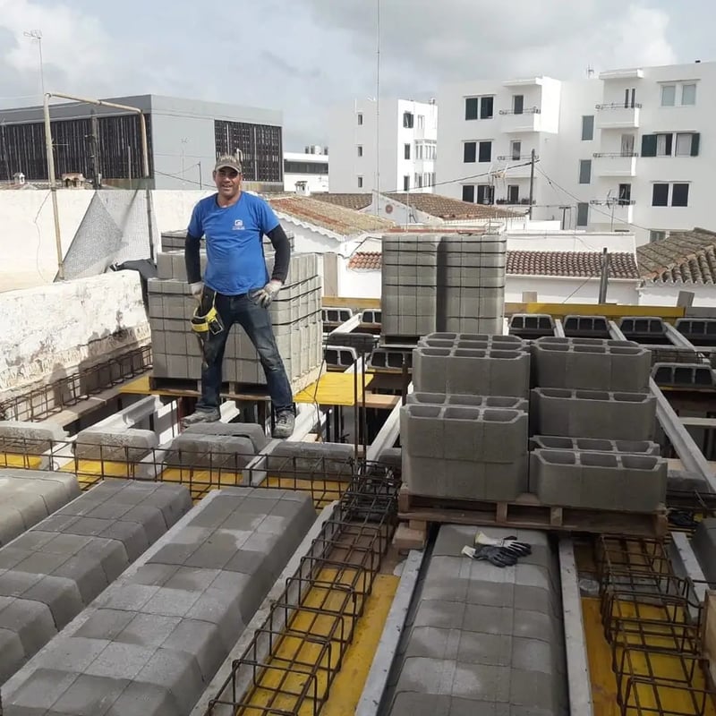 Naimi Yagoub - Maçon professionnel à Montagnac sur chantier de construction dans l'Hérault