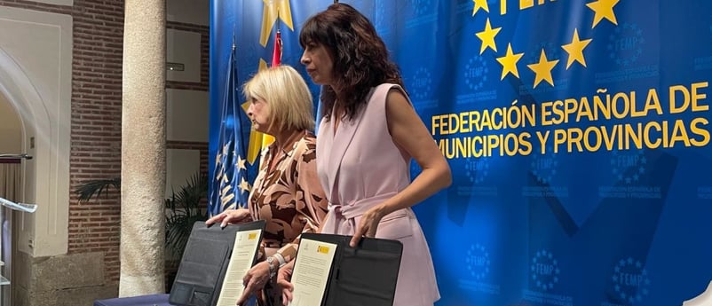 La ministra de igualdad y la presidenta de FEMP firman una declaración contra la violencia de genero