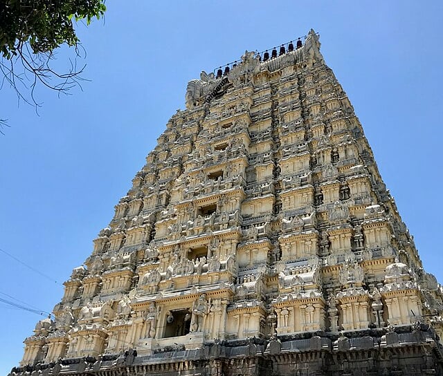 Vibrant gopuram of Ekambareswarar Temple in Kanchipuram with intricate Dravidian architecture