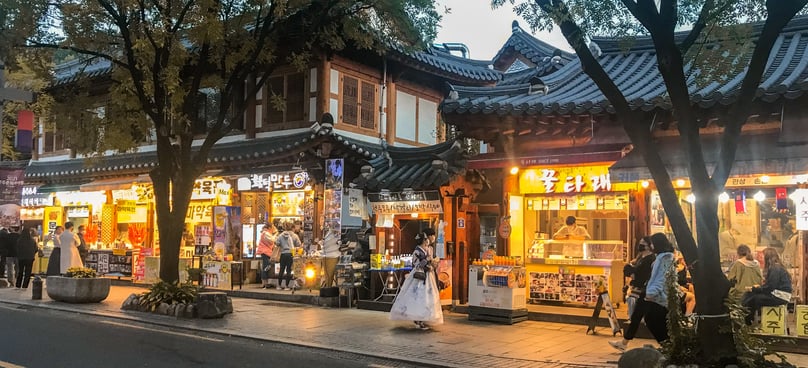 Afternoon walk in Jeonju Hanok Village