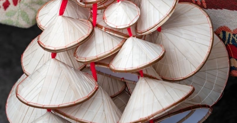 Conical Hat/ Eco Friendly Hat, Mũ nón/ Nón lá / Mũ thân thiện với môi trường UpBe Food VN