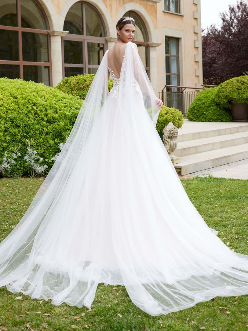 mariée portant une robe prinesse