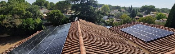 Maison Individuelle Panneaux photovoltaïques 10 KWc installation Green Wave Sud-Est France