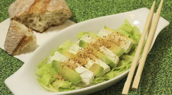 ensalada de aguacate rica en magnesio