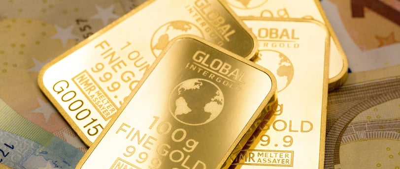 pile of gold bullion for if buying gold is good for retirement