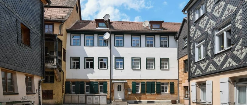 Historisches Haus in der Fuerther Altstadt – individuelle Immobilienberatung fuer Denkmal- und Altbauimmobilien