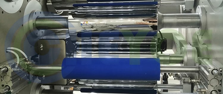 MDO stretching roller