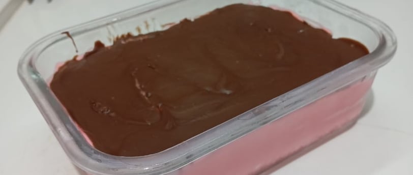 Mousse-de-morango-e-chocolate