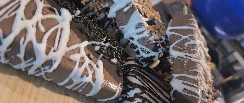 Paletas cubiertas con doble chocolate