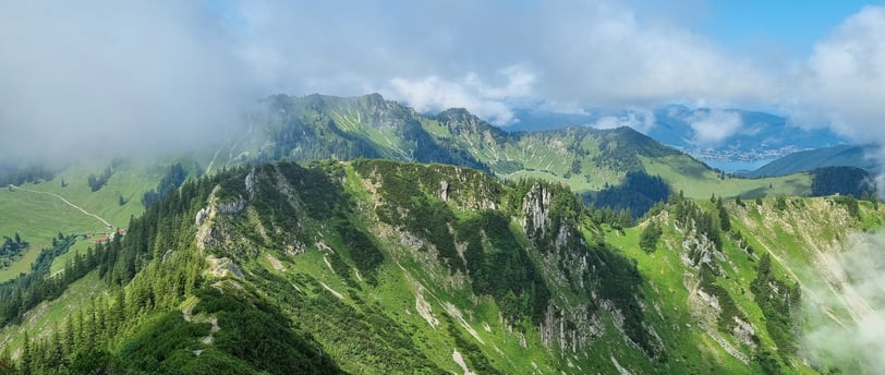 aussicht ausblick von brecherspitz auf tegernsee alpen