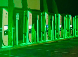 Hyper-Fast Charging Station. 0-80% in ~20 minutes. Electric Vehicles Electric Cars EV Car Guide