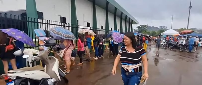 Fila para a inscrição do Programa em Altamira. Fonte: TV Vale do Xingu